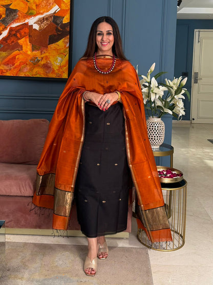 Pure Maheswari Silk Cotton Handwoven Unstitch Suit.