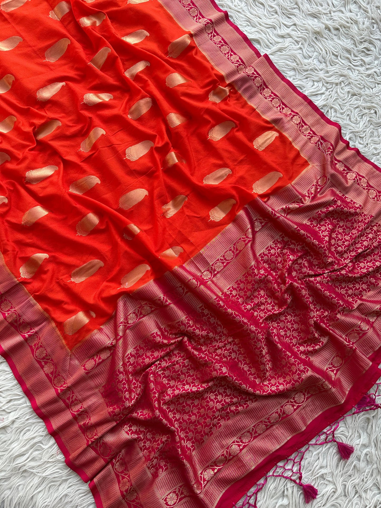 Banarasi Crep Georgette Beautiful Zari Weaving Saree