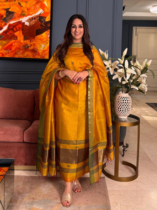 Pure Maheswari Silk Cotton Handwoven Unstitch Suit.