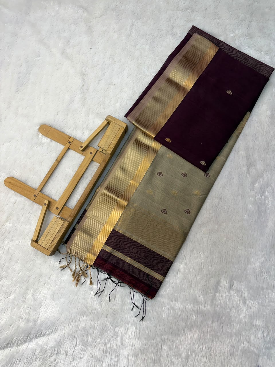 Pure Maheshwari Handloom Silk Saree.