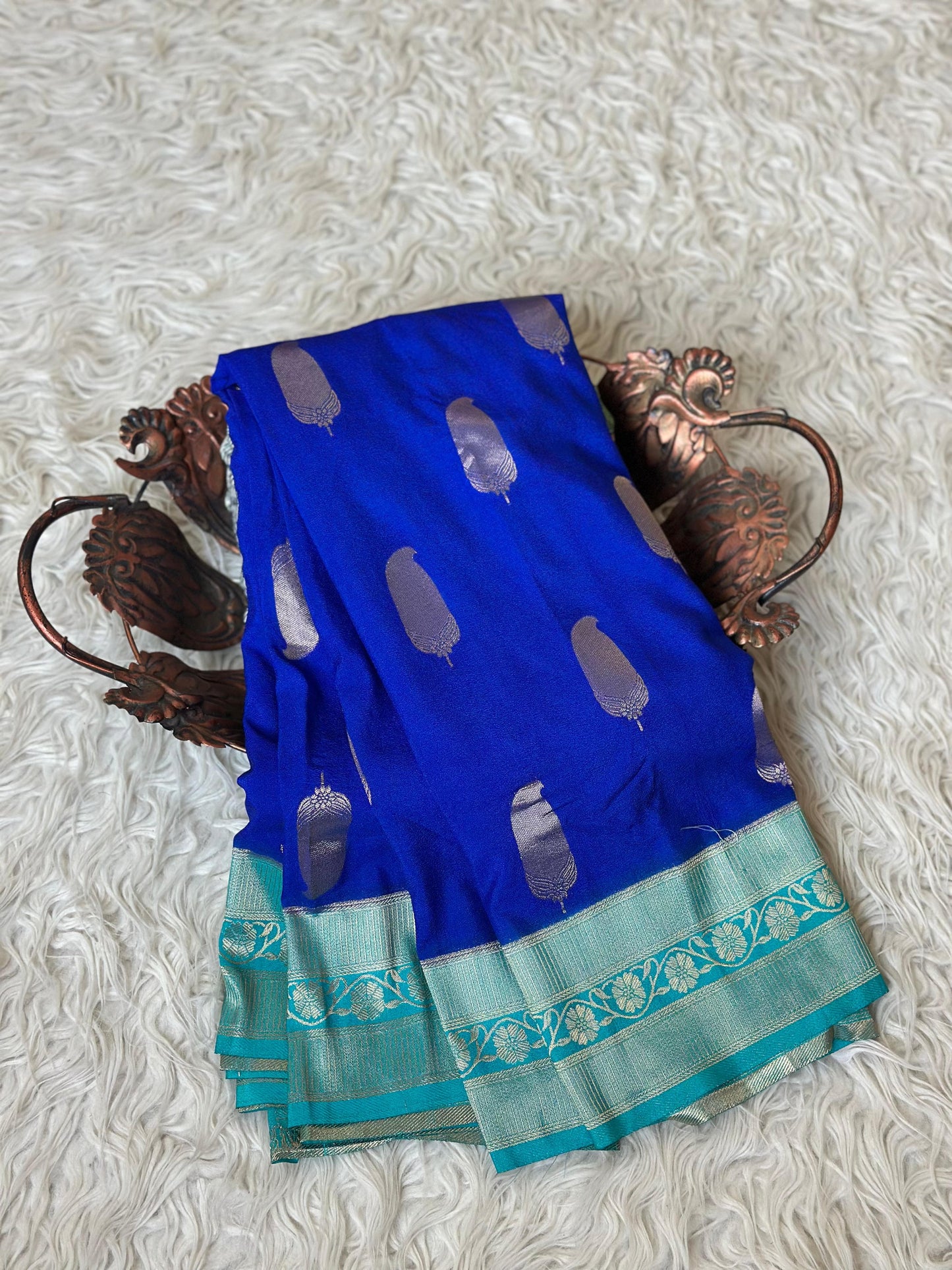 Banarasi Crep Georgette Beautiful Zari Weaving Saree.