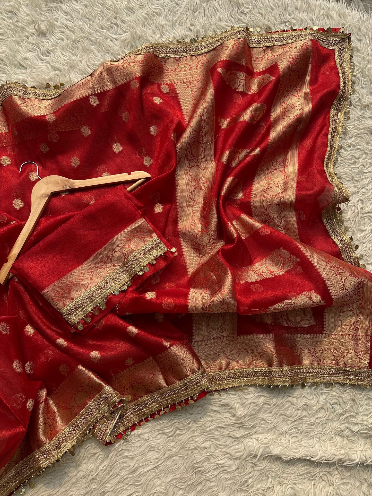 Banarasi most trending tissue Saree With beautiful coins lace