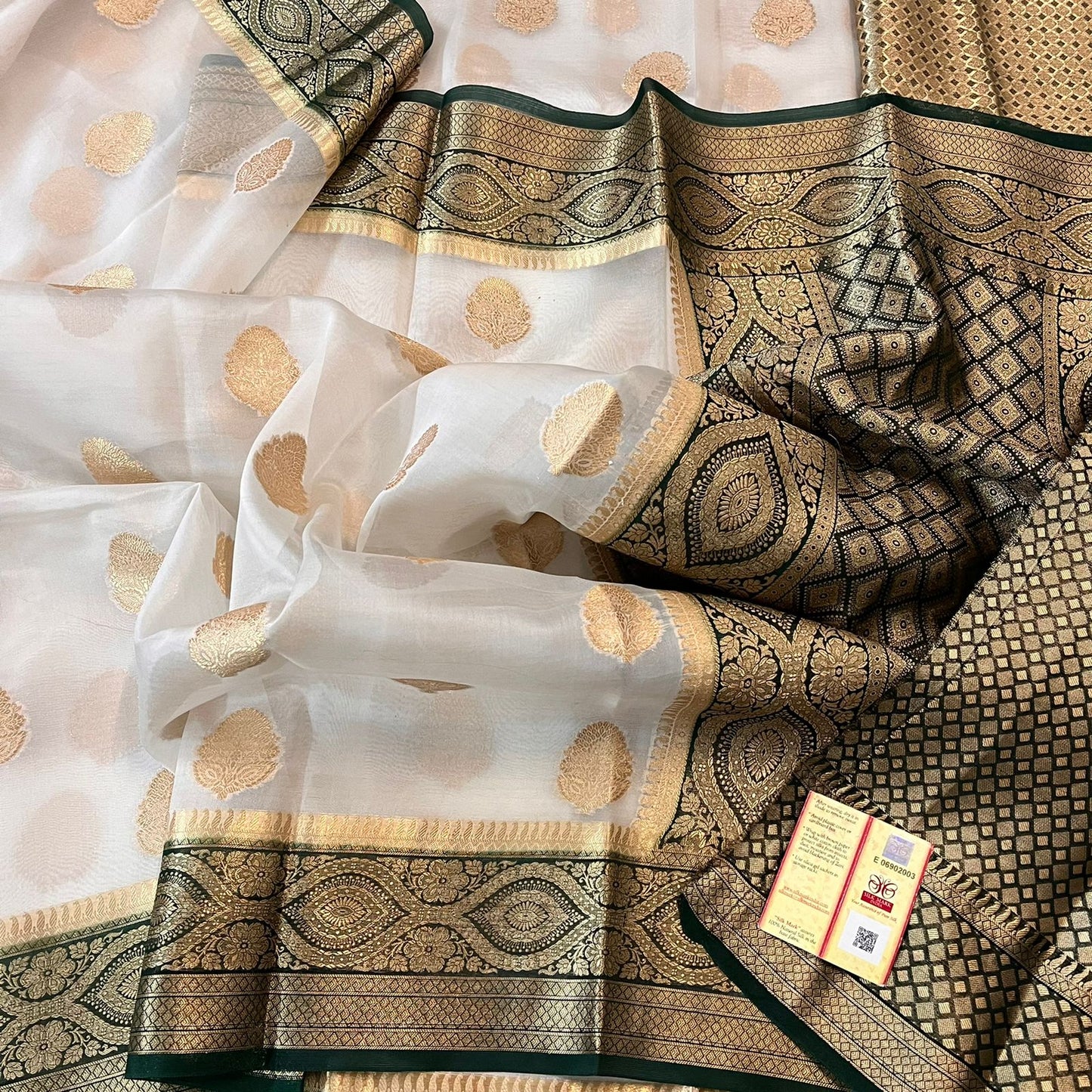 Banarasi Semi Kora Organza Silk Saree With Blouse