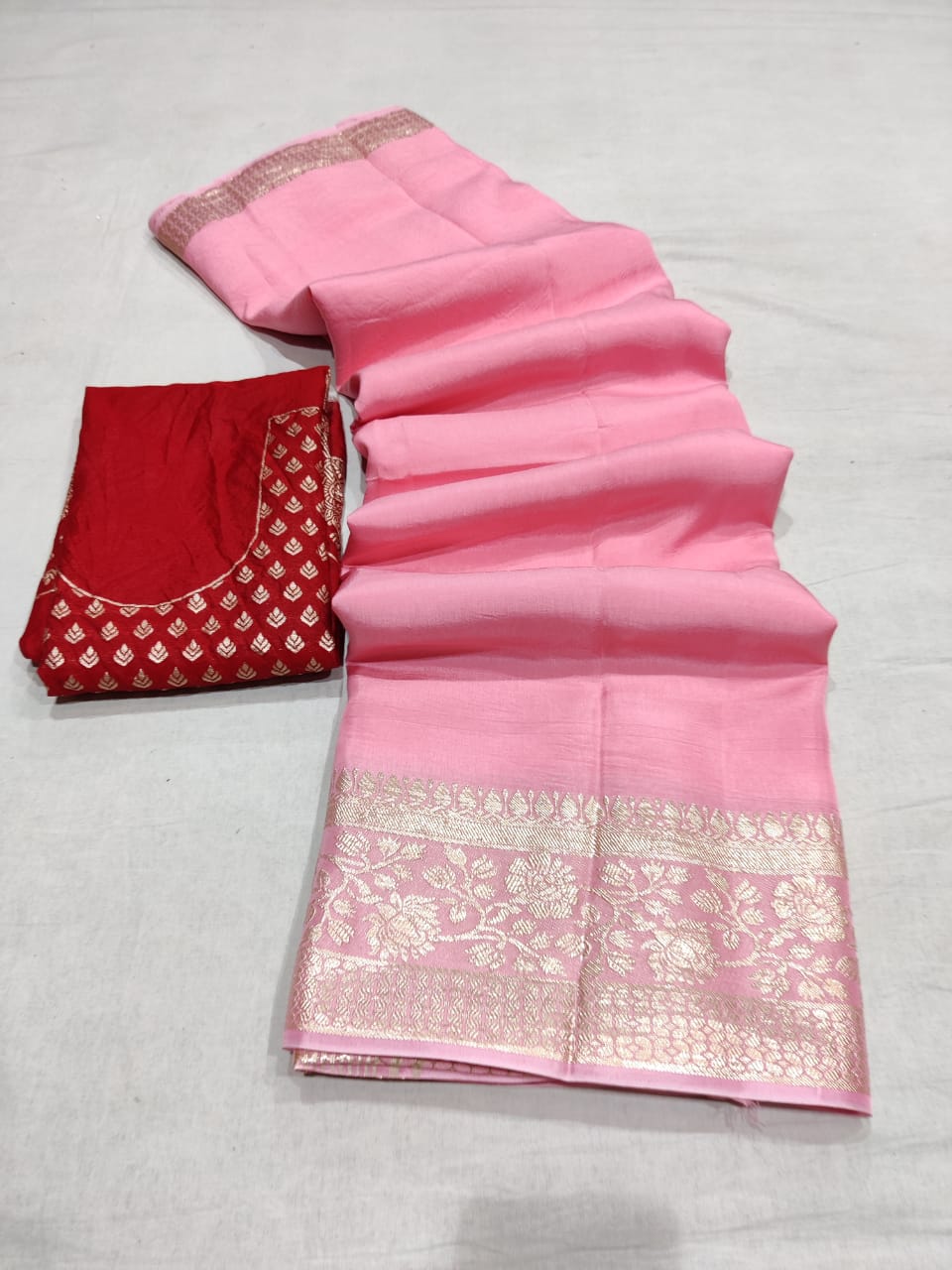 Pure Russian Dola Silk beautiful All over Zari Boder chit Pallu Weaving Saree