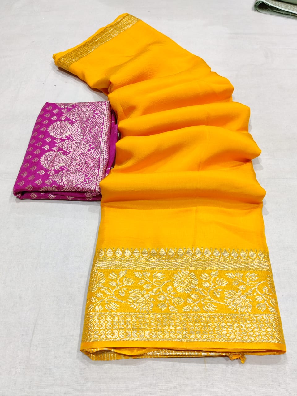 Pure Russian Dola Silk beautiful All over Zari Boder chit Pallu Weaving Saree