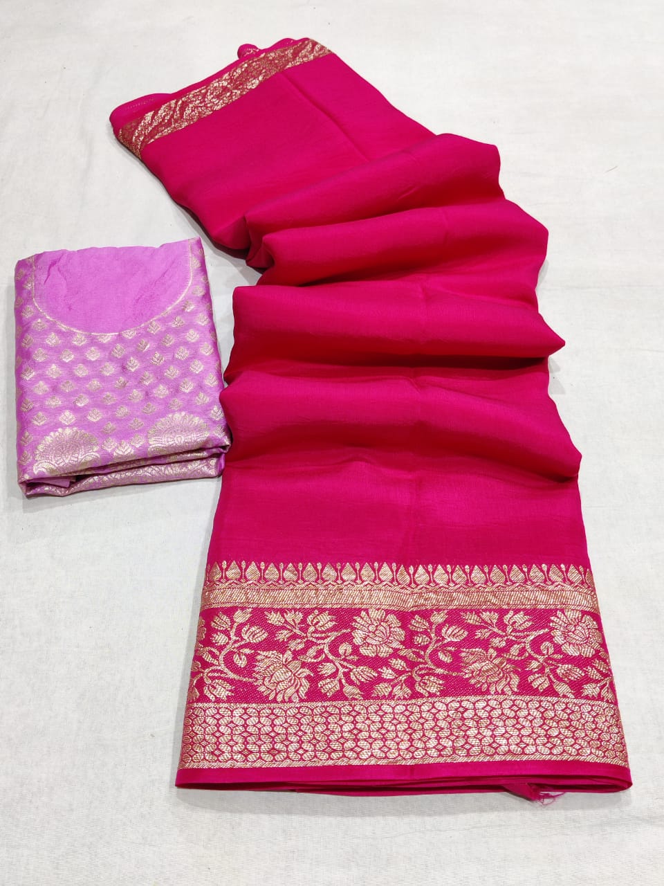 Pure Russian Dola Silk beautiful All over Zari Boder chit Pallu Weaving Saree